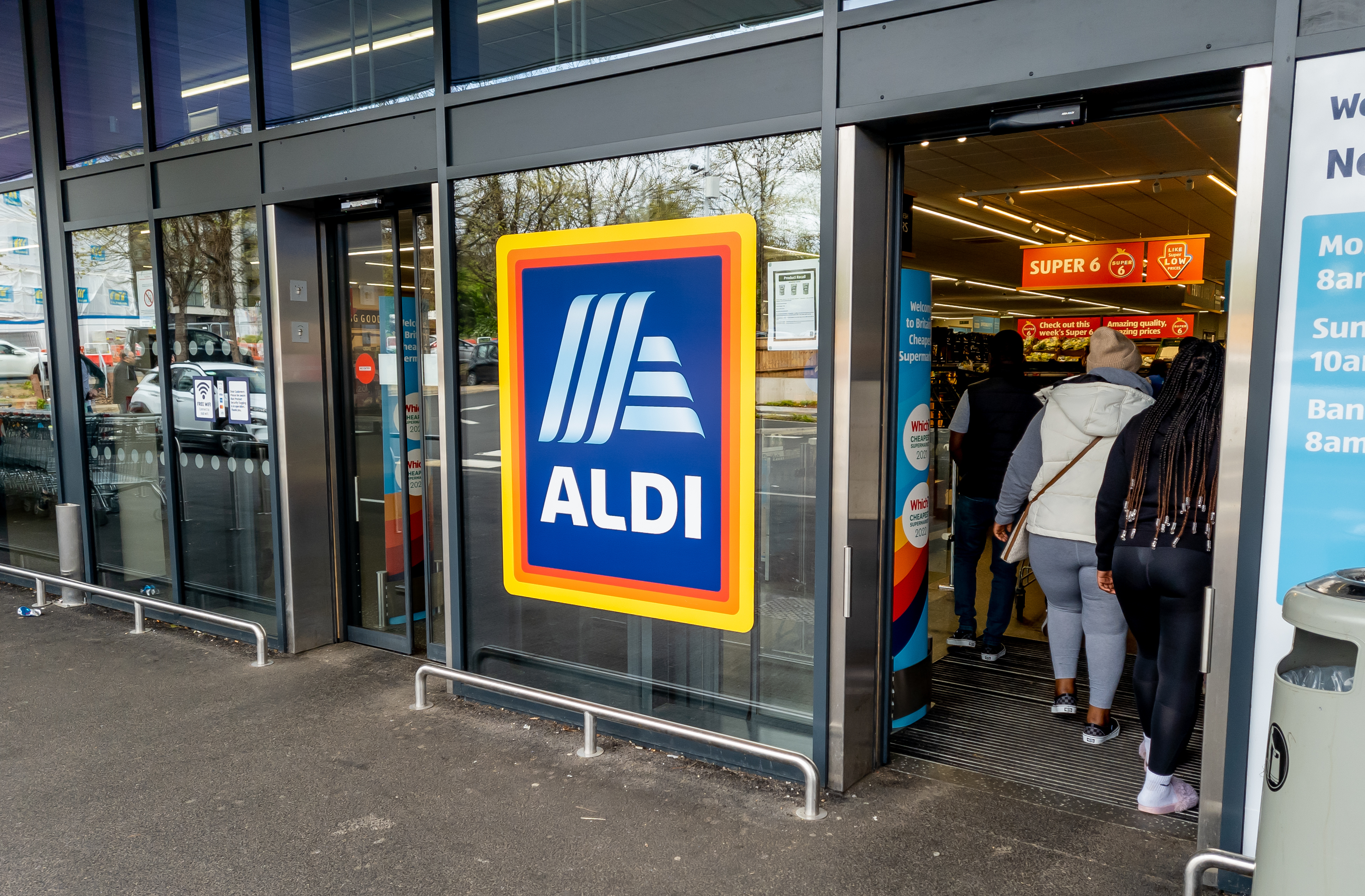 Bargain hunters are rushing to Aldi, desperate to stock up on a discounted purchase that is now reduced by five euros.