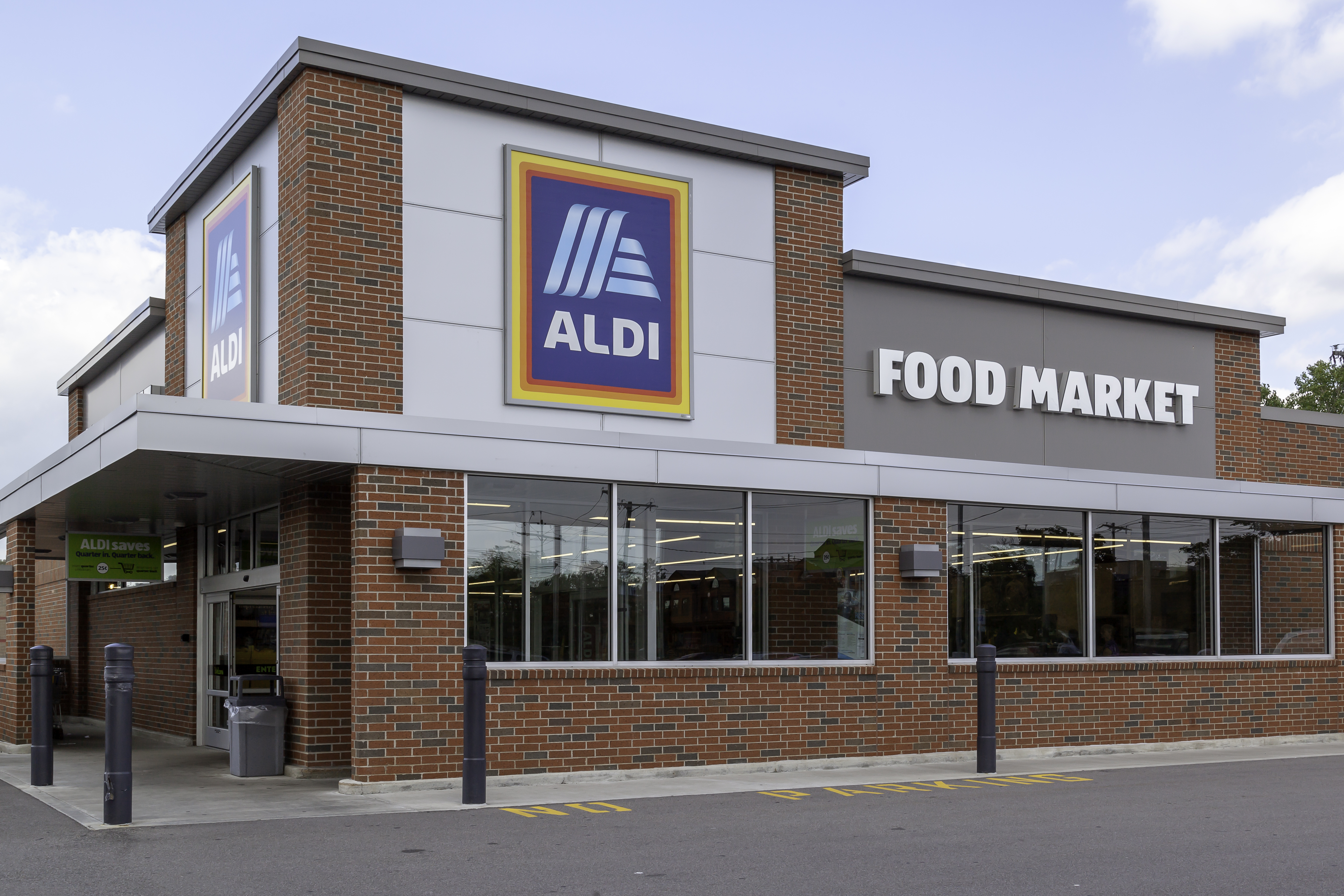 The discounted wine is only available in Aldi stores this week