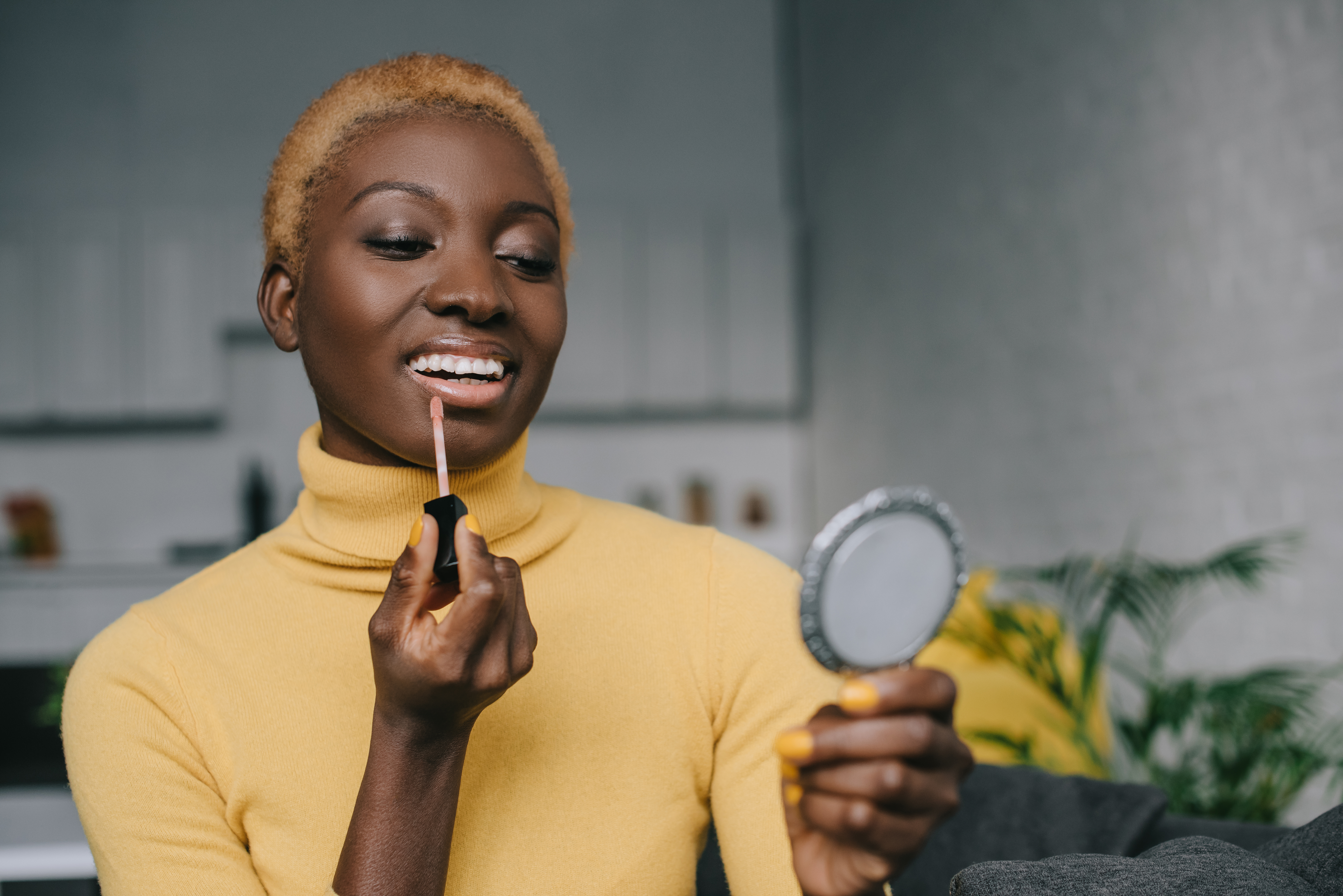 ULTA Beauty shoppers love product that visibly plumps lips (stock image)