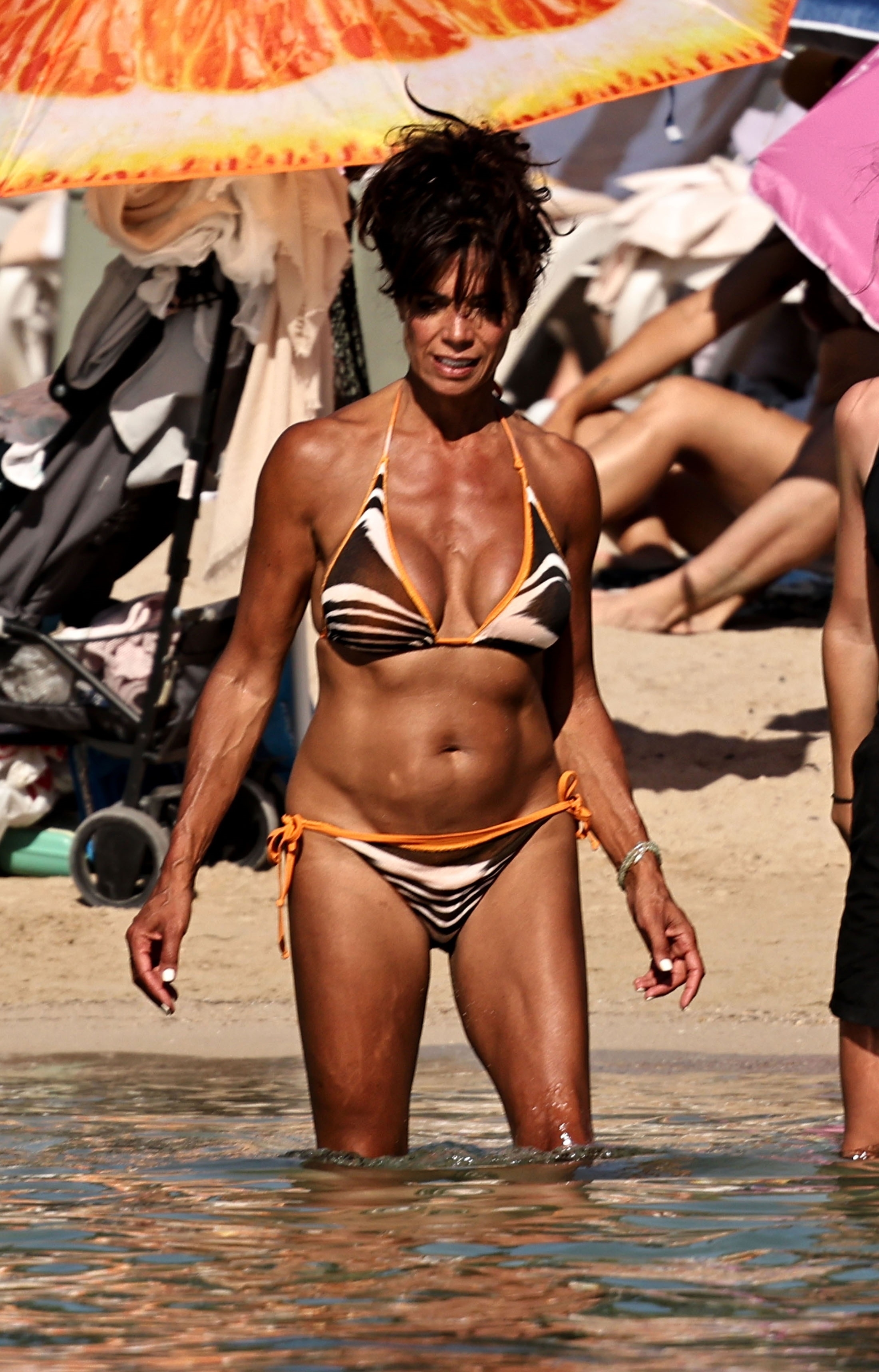 Jenny Powell, 56, shows that middle-aged celebrities really do seem to have ditched the all-in-one glasses