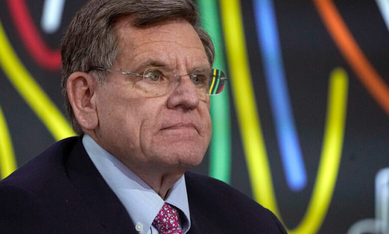 Rocky Wirtz, owner of NHL’s Chicago Blackhawks, dies at age 70