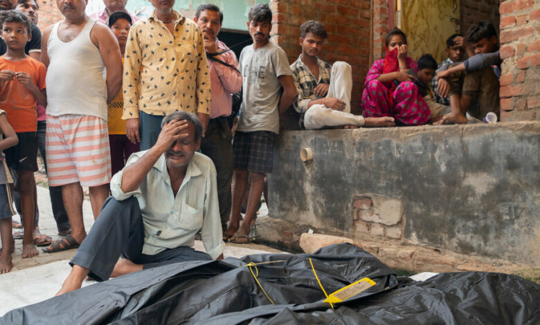 A family loses 3 generations of women in India Panic among the crowd