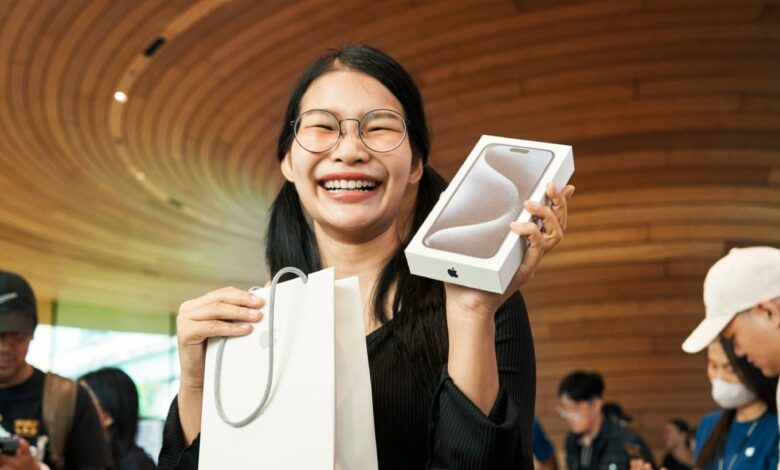 Apple to surpass Samsung in worldwide smartphone shipments in 2023: IDC