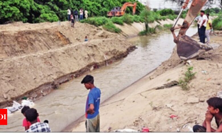 As Munak canal repair work continues, supplies hit in Dwarka and Bawana | India News – Times of India