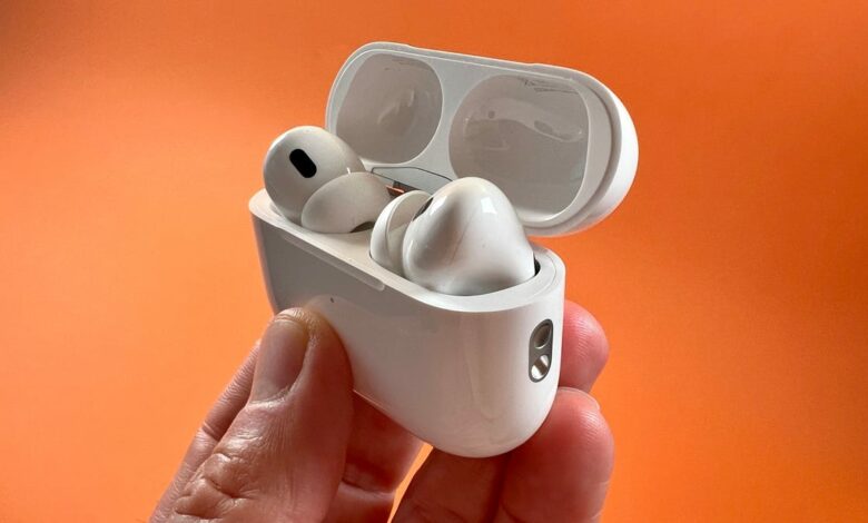 Best Earbuds for Phone Calls in 2024