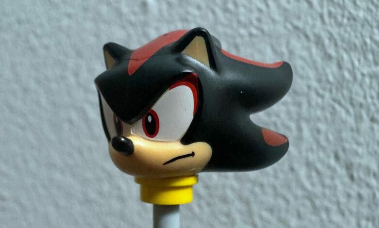 Build Shadow the Hedgehog’s detachable head with this new Lego set