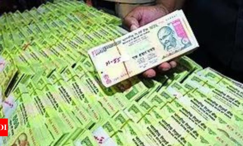 Company says Axis Bank refused to accept demonetised notes, Supreme Court issues notice – Times of India