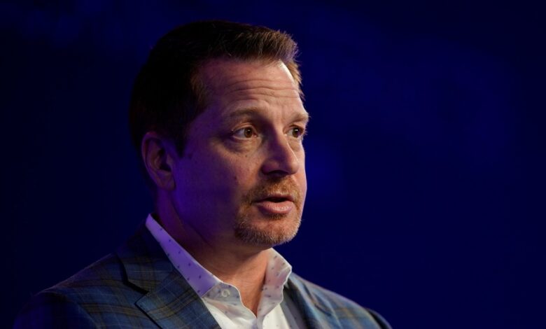 Crowdstrike CEO apologizes for global technical outage after company implements fix