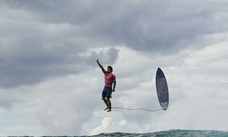 Gabriel Medina celebrates highest Olympic surfing score in style