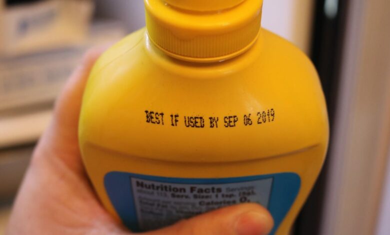 How do you know when to throw out expired food and when to keep it?