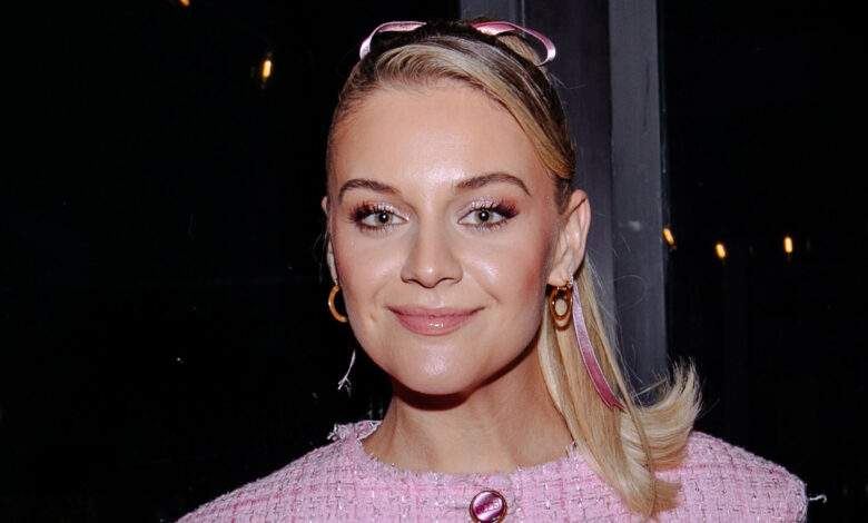 Kelsea Ballerini wears a pair of  reusable eye patches every morning