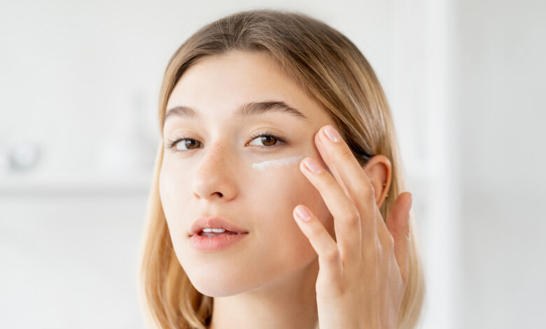 “My age spots are disappearing!” shout buyers of half-price serum sale