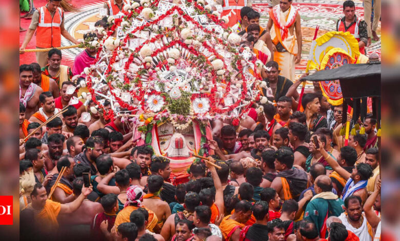 Puri Rath Yatra: Lord Balabhadra idol falls on servants, 9 injured | India News – Times of India