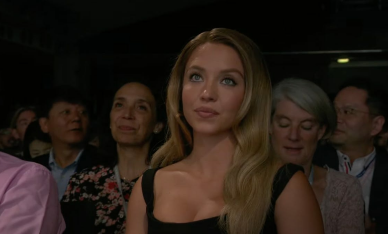 Sydney Sweeney makes brief, awkward appearance at Samsung Unpacked event