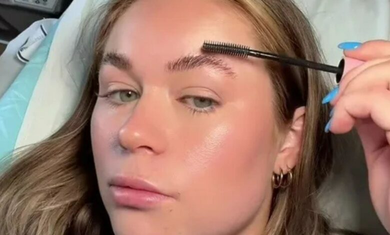 ‘This is insane,’ people say as influencer puts on makeup while dilating 10cm