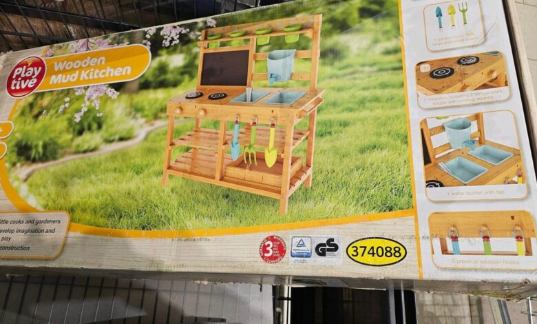 ‘We’re going to Lidl!’ say parents as a happy mother shows off her new mud kitchen