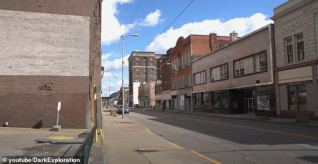 Inside the Ohio ghost town that was the birthplace of a Hollywood legend but now serves as a 1940s “time capsule” with its dilapidated homes and abandoned stores