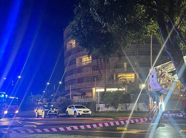 Helicopter crashes into roof of Cairns City hotel, creating mass exclusion zone