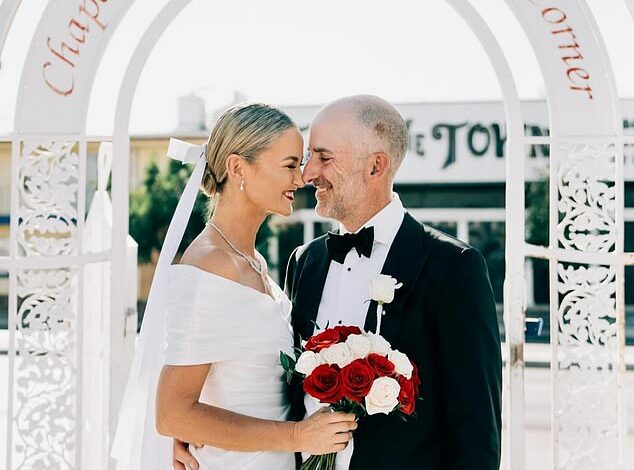 Australian golfer Geoff Ogilvy elopes with socialite fiancée Bree Laughlin as the pair exchange vows in a secret Las Vegas wedding