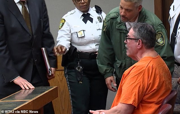 Miami ‘dog poop’ killer screams horrific insults at victim’s devastated widow as she begs judge to lock him up for life