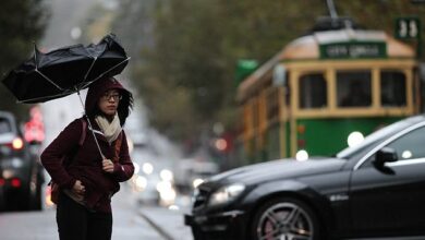 Weer in Sydney, Melbourne en Brisbane: onweersbuien en zware regenval teisteren de oostkust nadat miljoenen mensen genoten van een zomerse hittegolf