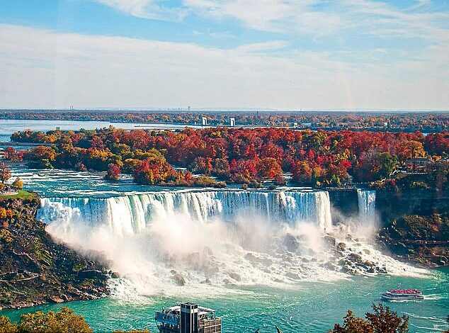 Fall in love with the power and glory of Niagara: this wonder of the world is a ‘stunning’ sight, so don’t leave it off your bucket list