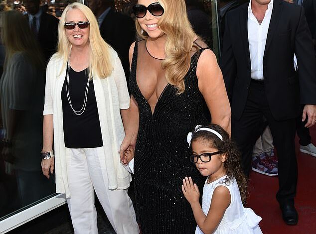 Mariah Carey reveals her mother and sister both died on the same day in shocking statement: ‘My heart is broken’