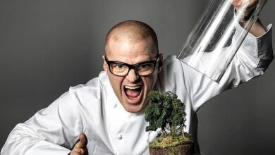 Celebrity chef Heston Blumenthal reveals the first disturbing signs of the psychotic mania that landed him in the hospital for 3 weeks