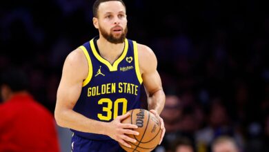 Steph Curry, Warriors agree to 1-year, .6M extension: Source