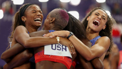 US women, led by McLaughlin-Levrone and Thomas, win 4×400 meter relay