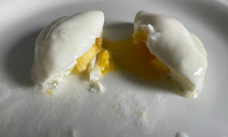 Poached eggs have never been easier: try this 1-minute microwave trick