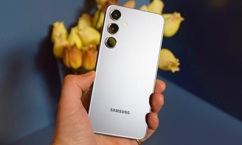 The Galaxy S25 could be Samsung’s first flagship phone to get seamless updates