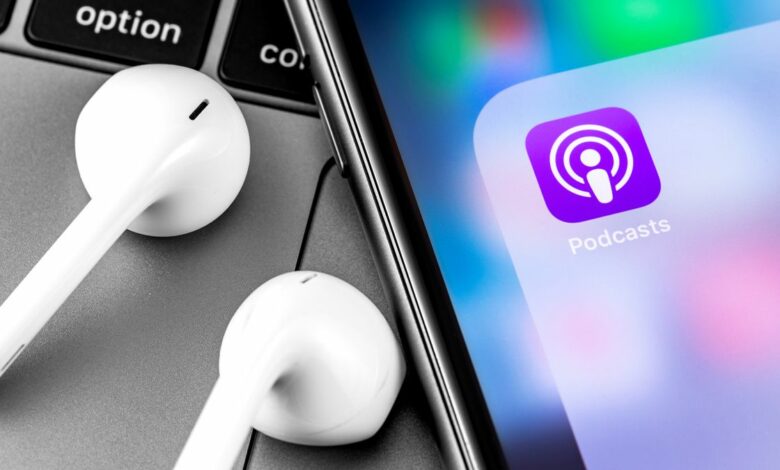 You can now stream your favorite Apple Podcasts shows right from your web browser