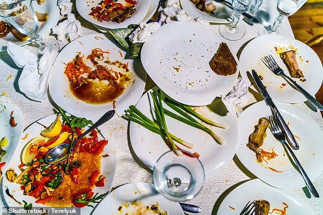 Do you help wait staff clear plates when they go out to eat? Etiquette expert Laura Windsor says guests should NEVER do this…