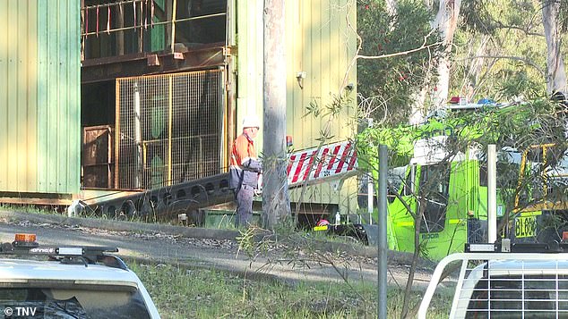 Police launch rescue operation after body found in Ellalong mine shaft