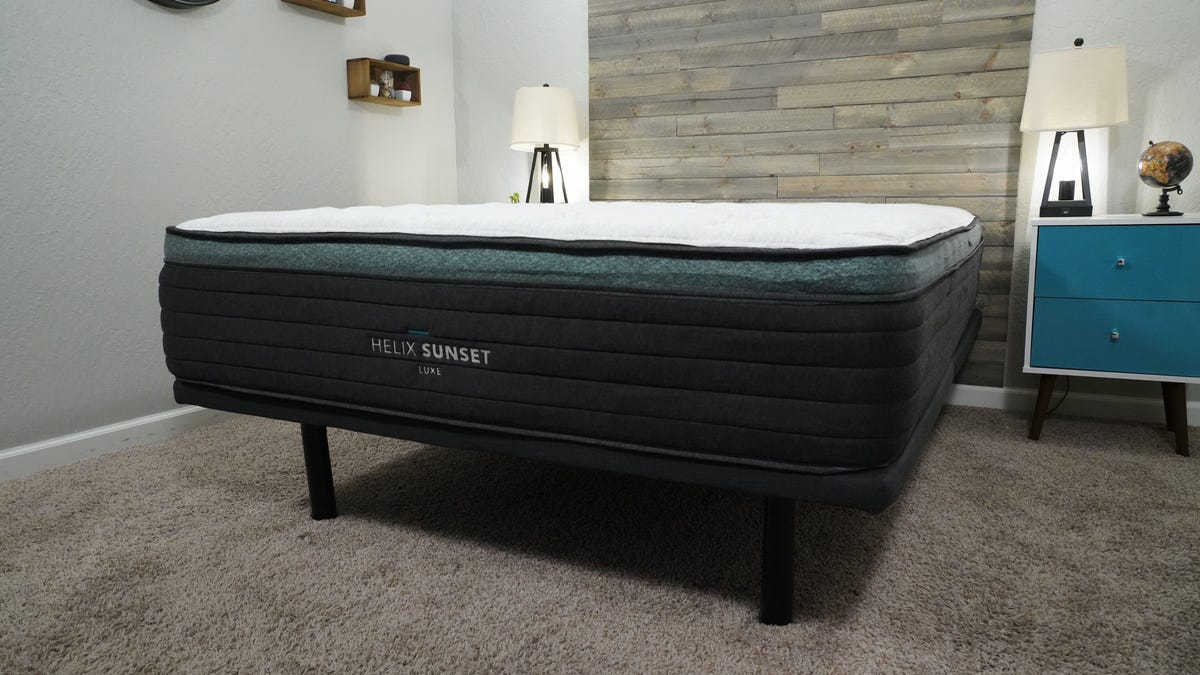 Helix Sunset Luxe Mattress Review 2023: The Best Helix Bed for Side Sleeping