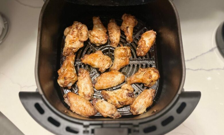 It only takes 25 minutes to make these delicious air fryer chicken wings