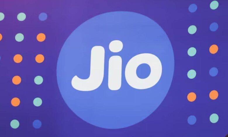 Jio introduces 8th anniversary offers with Zomato Gold, OTT benefits