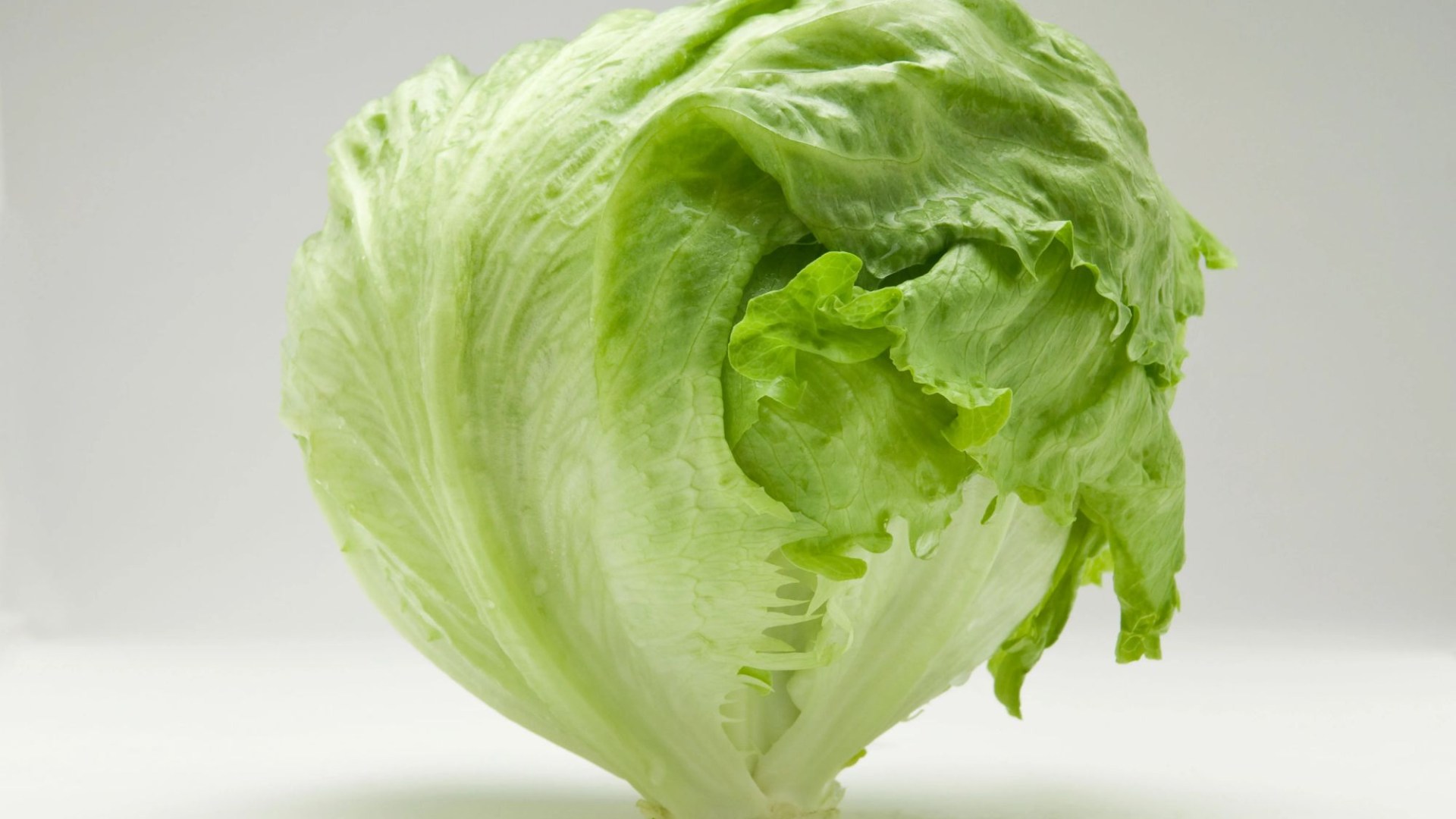 Keep lettuce fresh for weeks with a £1 trick – but ditch the plastic packaging