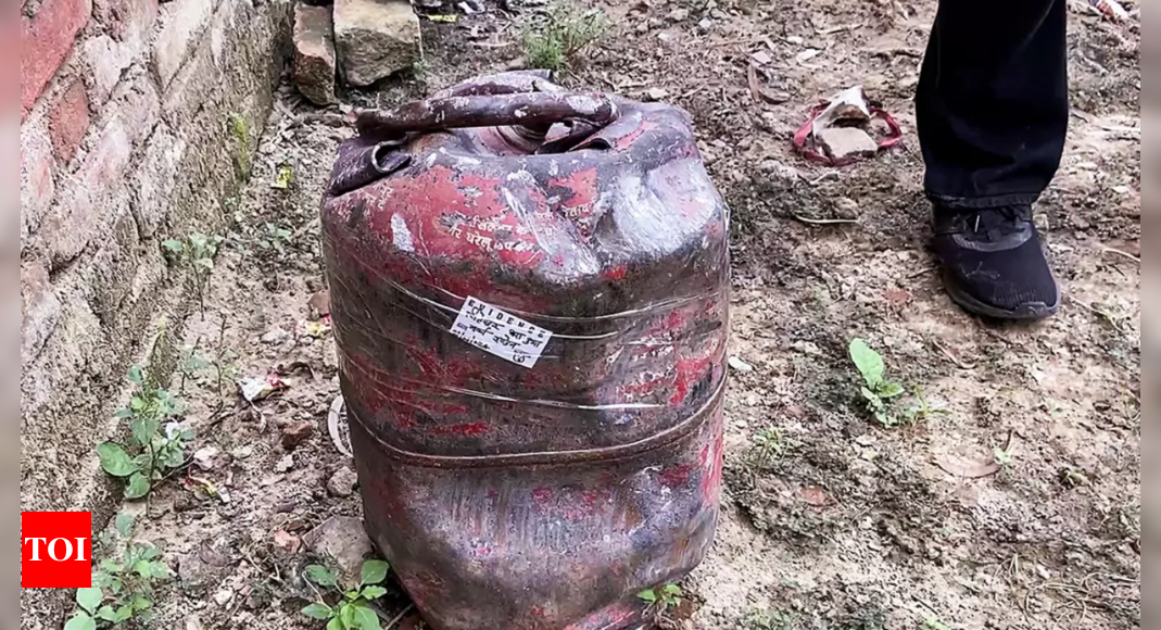 LPG cylinder, Molotov cocktail found near railway tracks, FIR filed in sabotage attempt to derail Kalindi Express in Kanpur | India News – Times of India