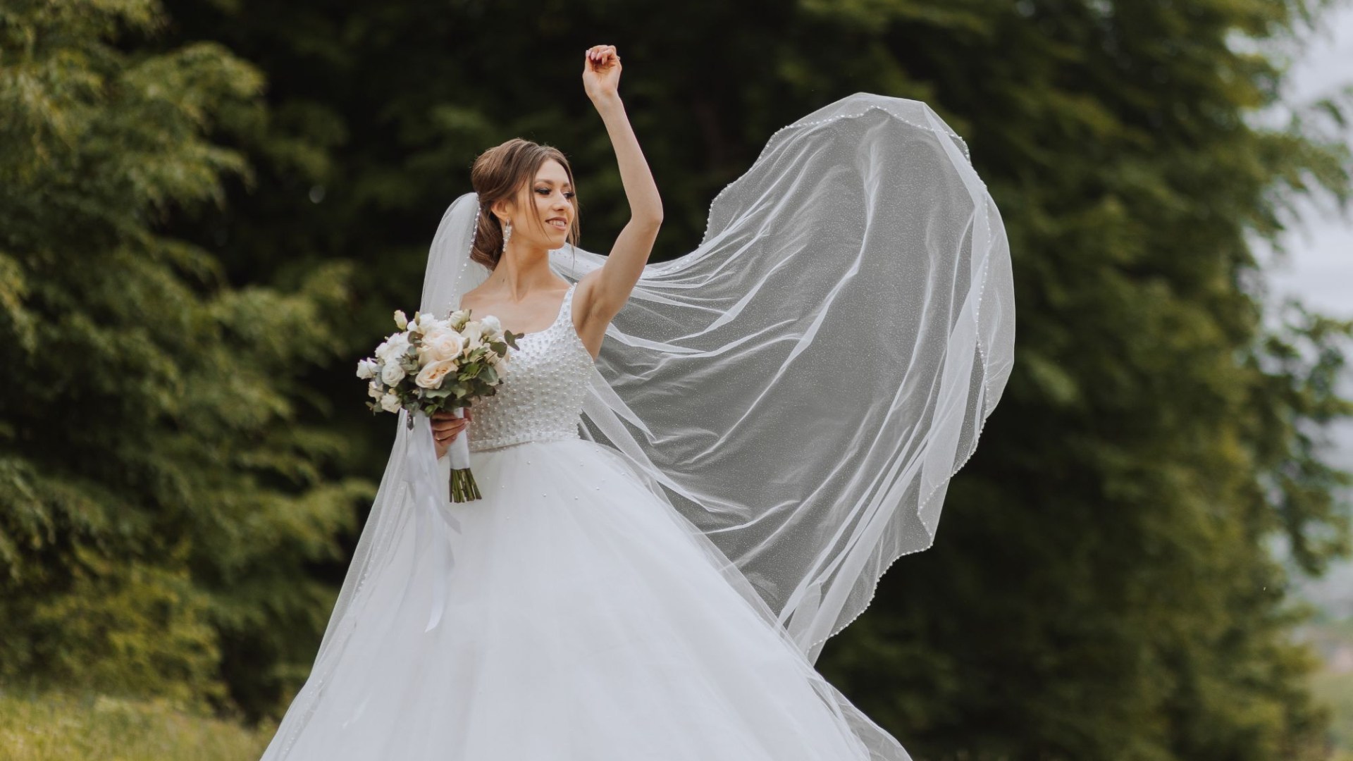 Mother of the bride criticized for wearing lavish white dress to wedding