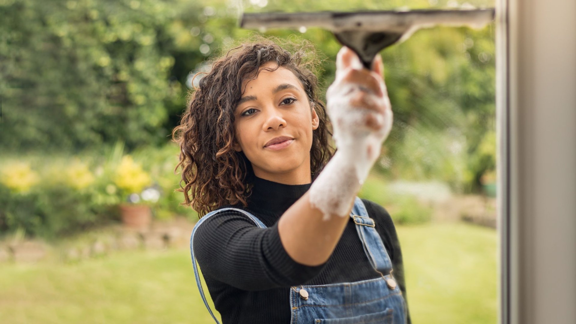 My £2.99 trick will stop mould growing in your home and takes seconds to do