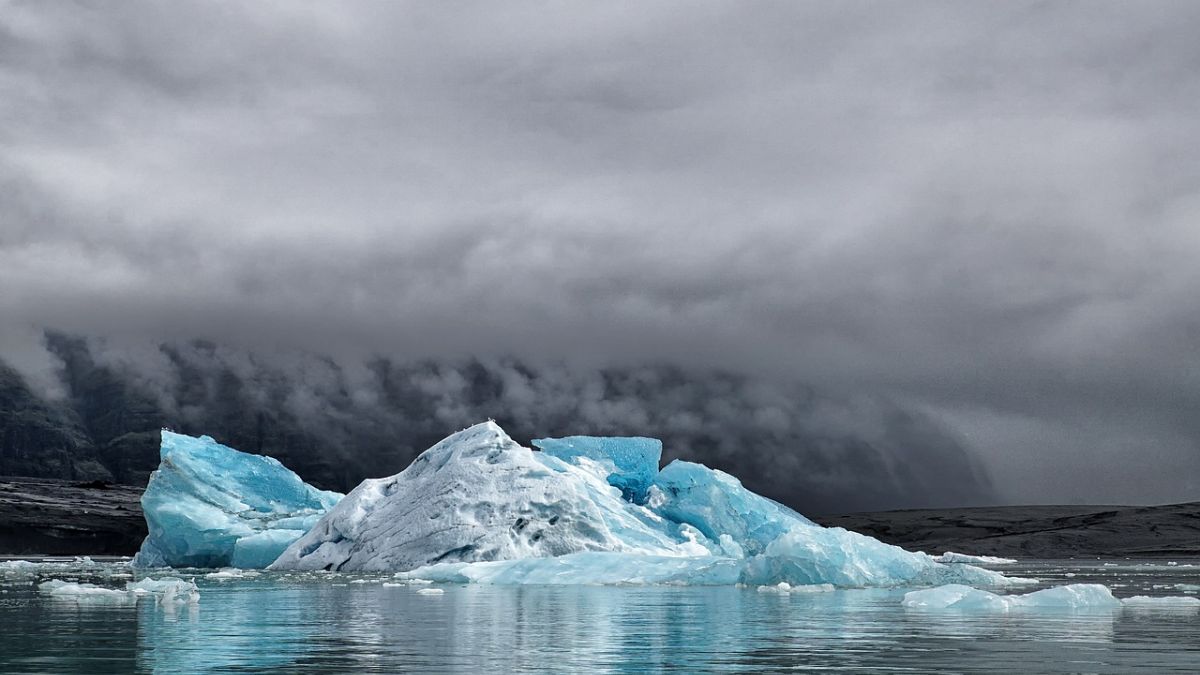 Strange signal from Greenland landslide reveals effects of climate change