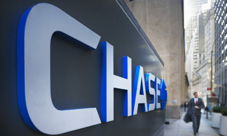 The Chase Bank ‘Glitch’ Won’t Make You Rich. It’s Illegal