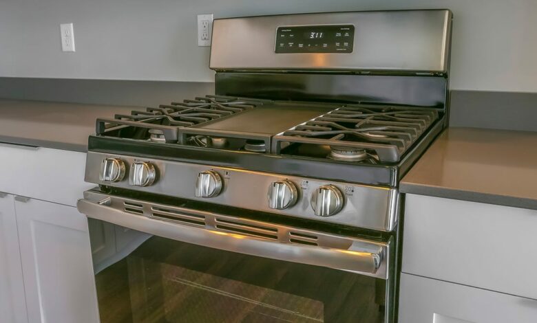 This Trick Keeps the Gap Between Your Stove and Countertop Clean