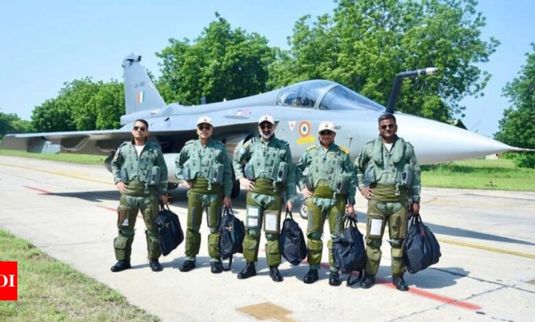 Vice chiefs of IAF, Navy, Army take to the skies with indigenous Tejas fighters to highlight synergy – Times of India