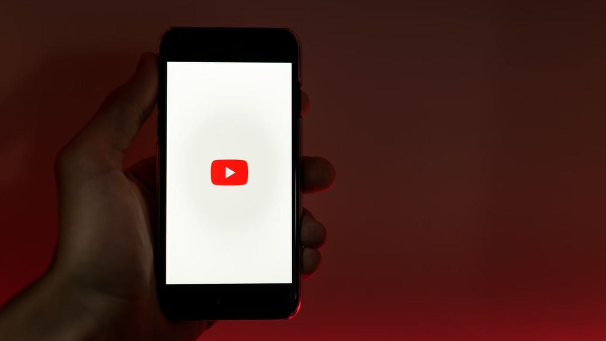 YouTube now lets you ask AI chatbots questions about videos