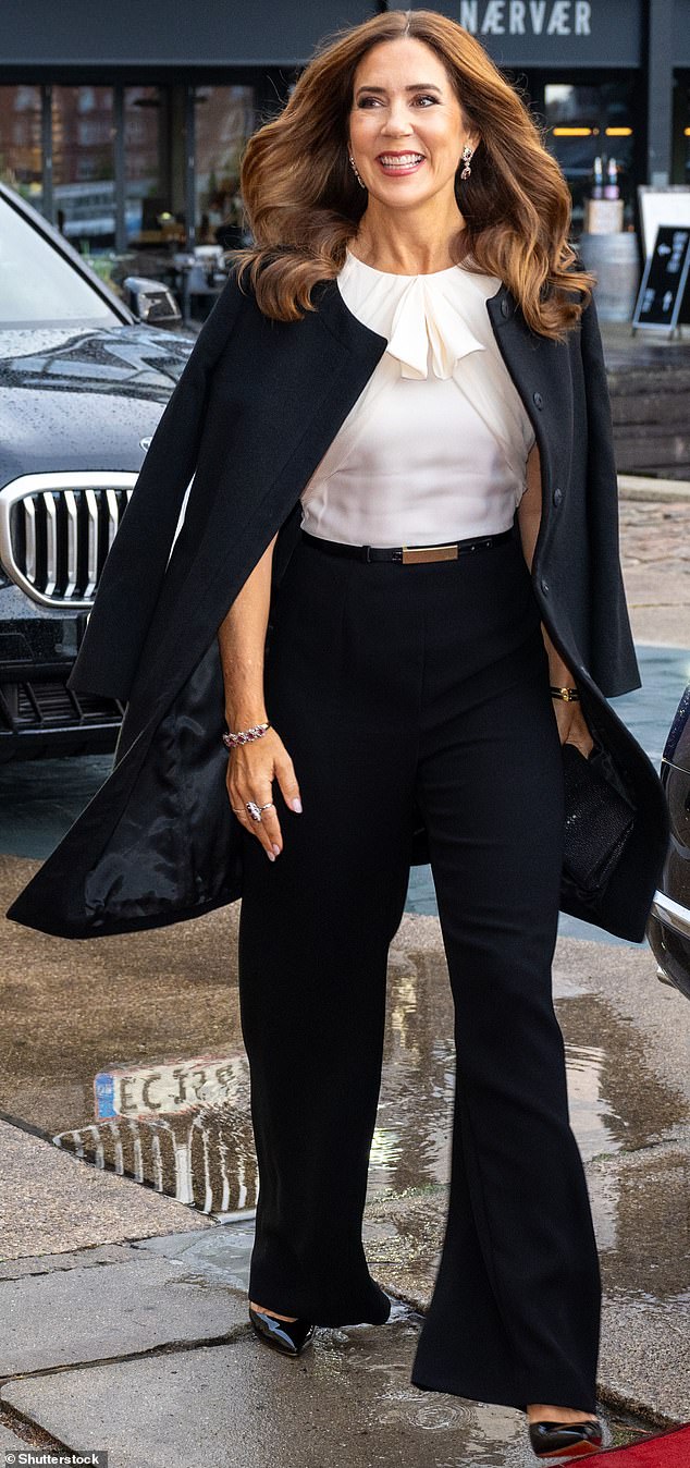 Queen Mary of Denmark dons sharp black and white ensemble as she hosts Iceland’s president for state visit