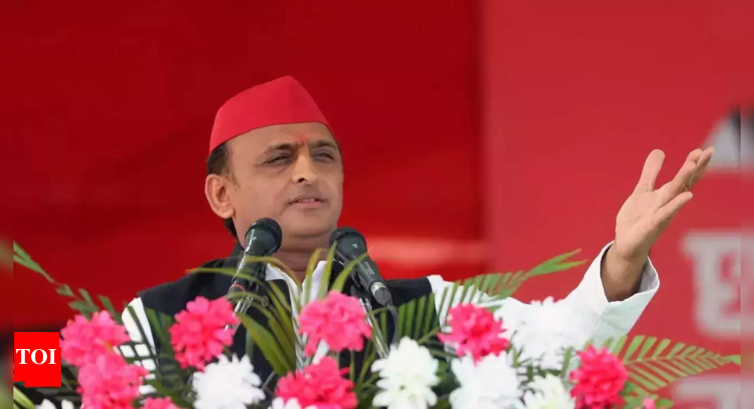 Akhilesh pays tribute to Mulayam and praises him for connecting people with socialist ideology | India News – Times of India