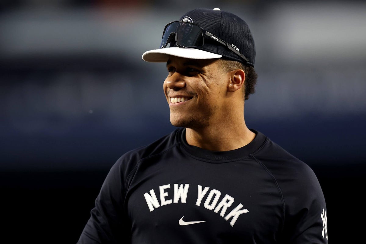 Aaron Boone Says Juan Soto Spending ‘Loving’ Time With Yankees As Free Agency Looms for ALDS